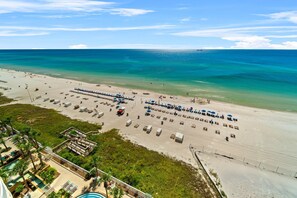 On the beach - Beachfront condo w/ pool & Gulf views (Panama City Beach)