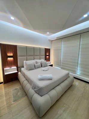 1 dormitorio, tabla de planchar con plancha, Internet y ropa de cama