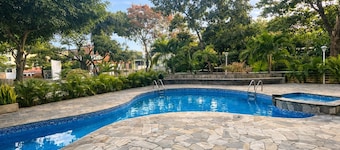 Exclusividad - Hermoso Apt. en El Rosal, Caracas + Piscina & Gym