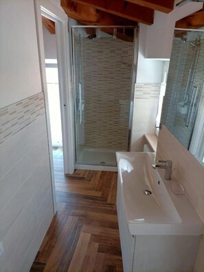 Studio Suite, Lake View | Bathroom - Appartamento Pozzo (Brenzone sul Garda)