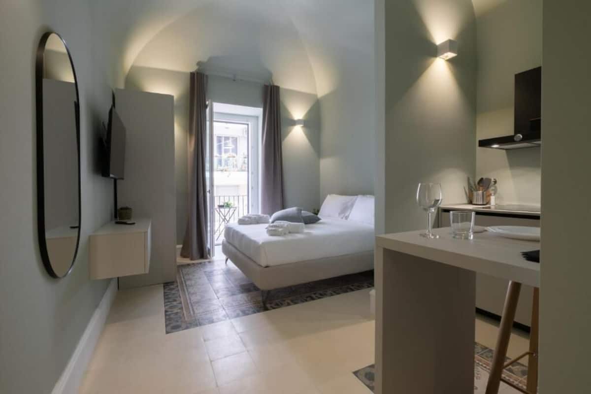 Apartamento superluxo, sacada, vista para a cidade | Cortinas blackout, quartos à prova de som, ferros/tábuas de passar roupa