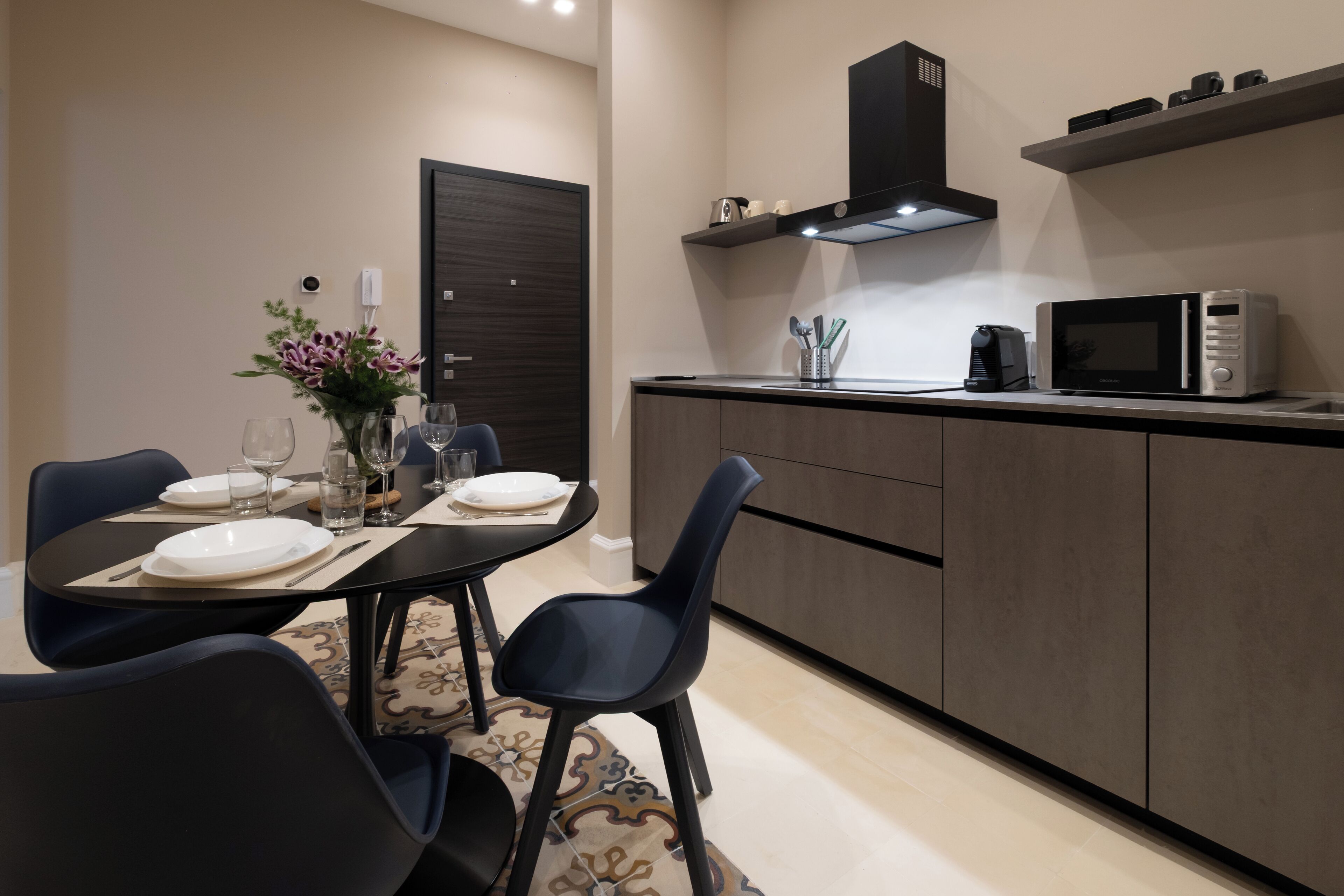 Apartamento Deluxe, balcón, vistas a la ciudad | Cocina privada