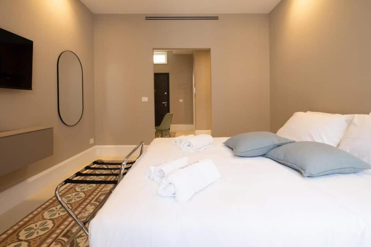 Apartamento superluxo, sacada, vista para a cidade | Cortinas blackout, quartos à prova de som, ferros/tábuas de passar roupa