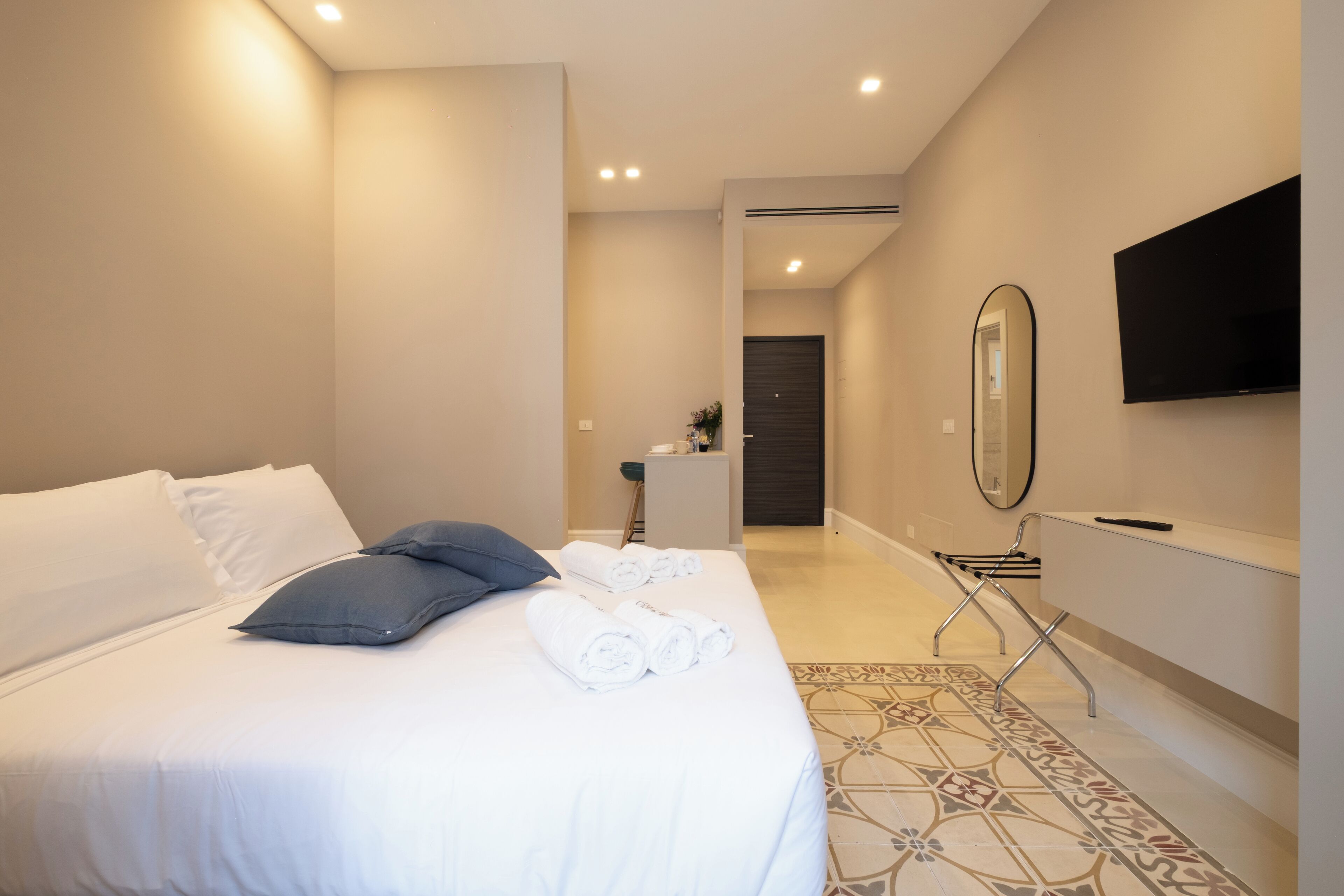 Blackout curtains, soundproofing, iron/ironing board, free WiFi