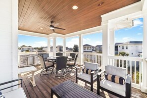 Outdoor dining - Multi Level 30A Home — En Suite Bedrooms, Pool Access, & Walk to Rosemary Beach (Seacrest Beach)