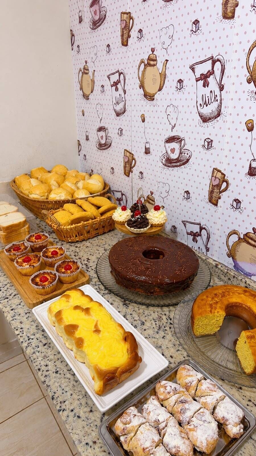 Café da manhã com buffet grátis todos os dias