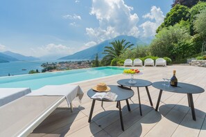 Sæsonbestemt udendørs pool, opvarmet pool