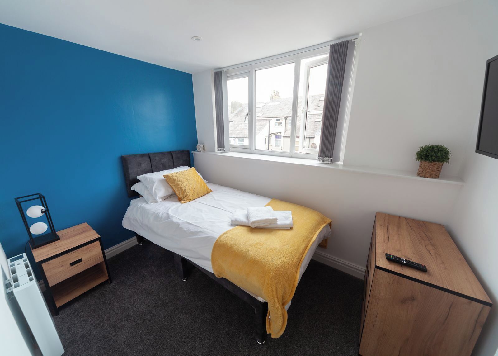 2 chambres, fer et planche à repasser, Wi-Fi gratuit, draps fournis