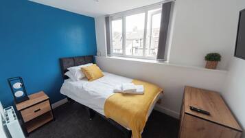 2 chambres, fer et planche à repasser, Wi-Fi gratuit, draps fournis