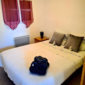 1 dormitorio y ropa de cama