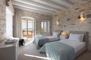 7 bedrooms, iron/ironing board, free WiFi, bed sheets - Villa Caelia,, Villa (Paros)
