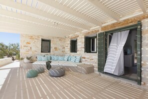 Terrace/patio - Villa Caelia,, Villa (Paros)