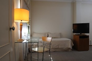 In-room safe, free WiFi - PARRA HOTEL AND SUITES (Rafaela)