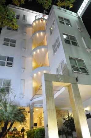 Exterior detail - PARRA HOTEL AND SUITES (Rafaela)