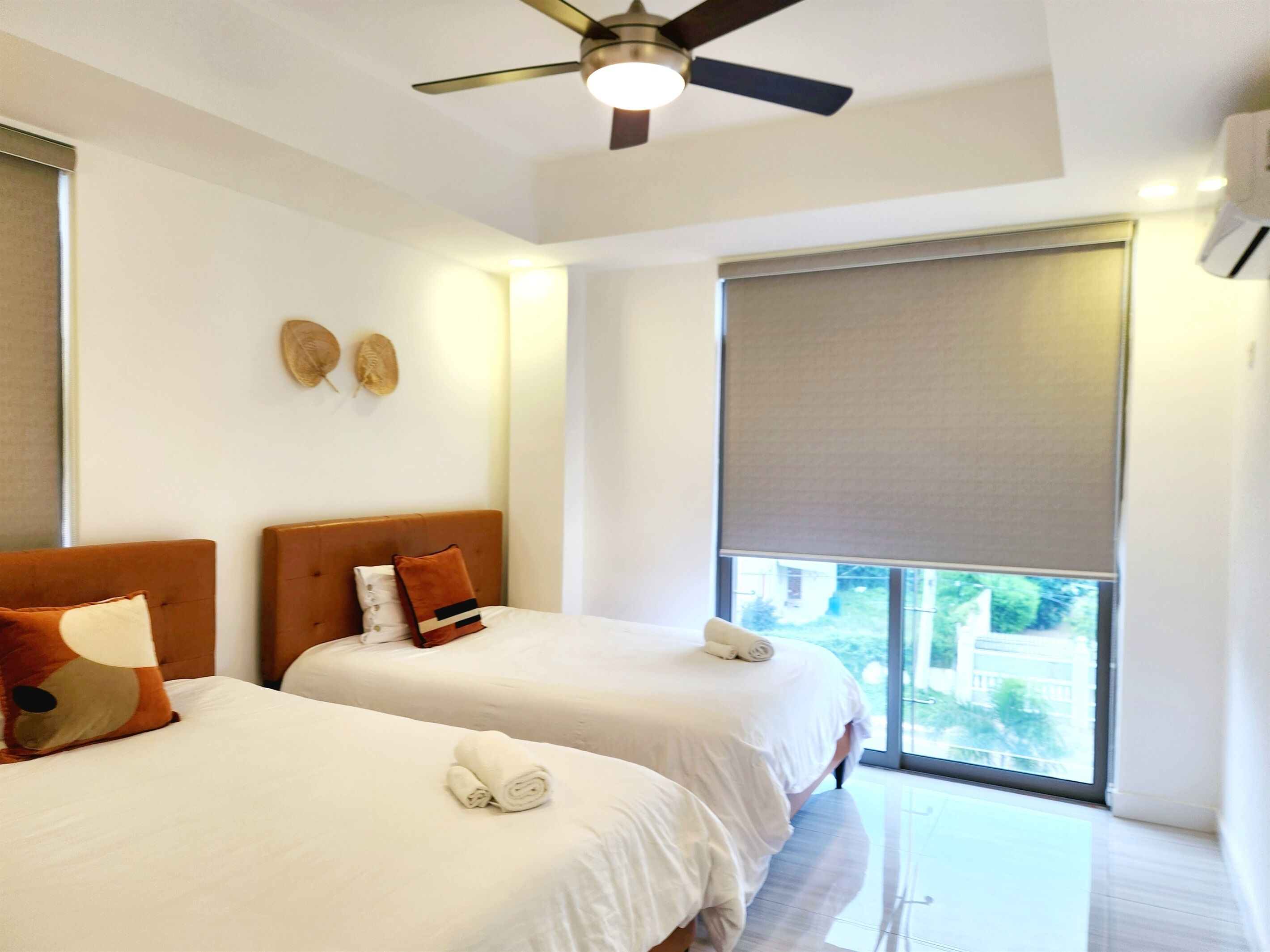 Iron/ironing board, free WiFi, bed sheets, wheelchair access