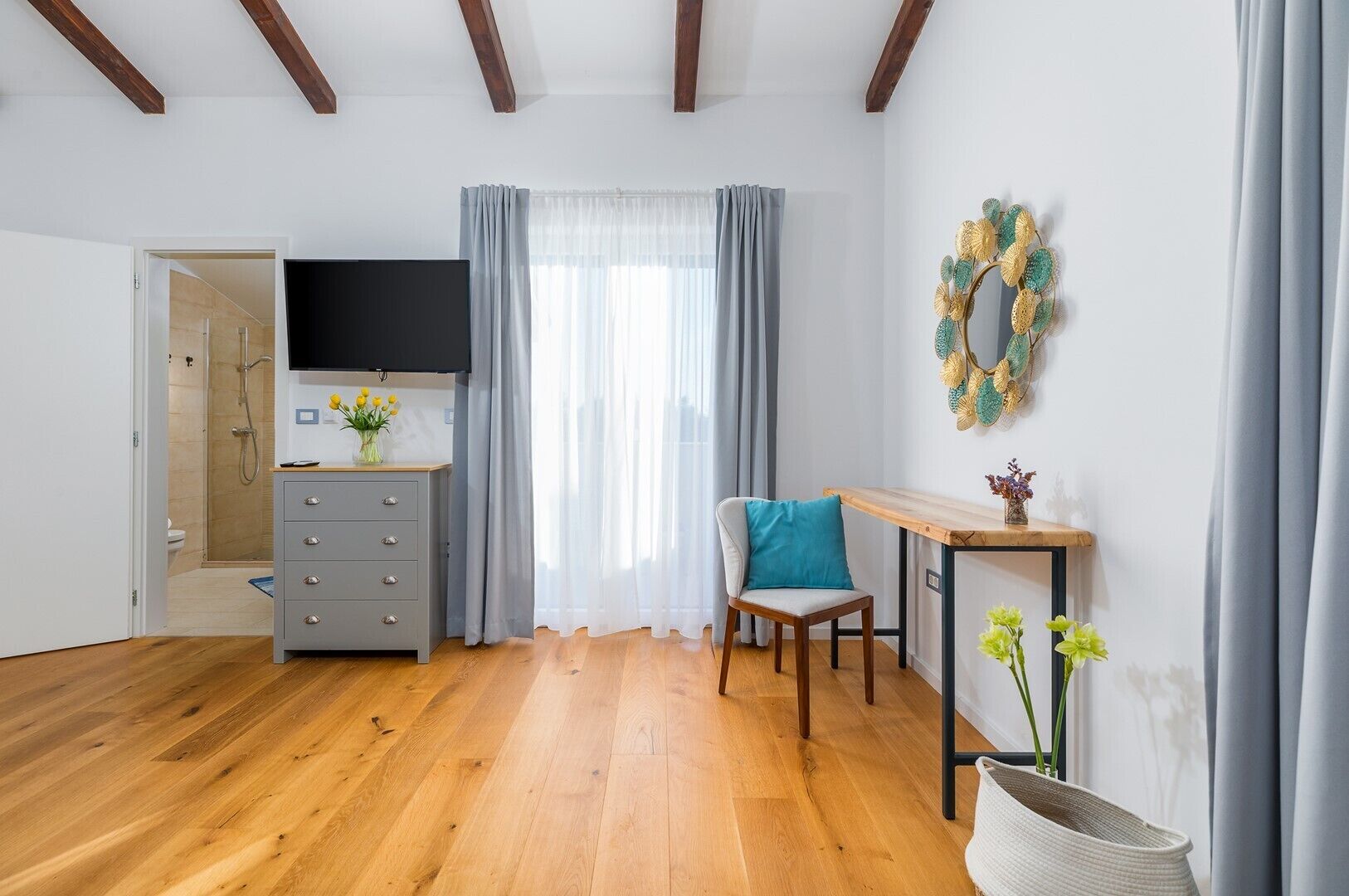 المنشأة من الداخل