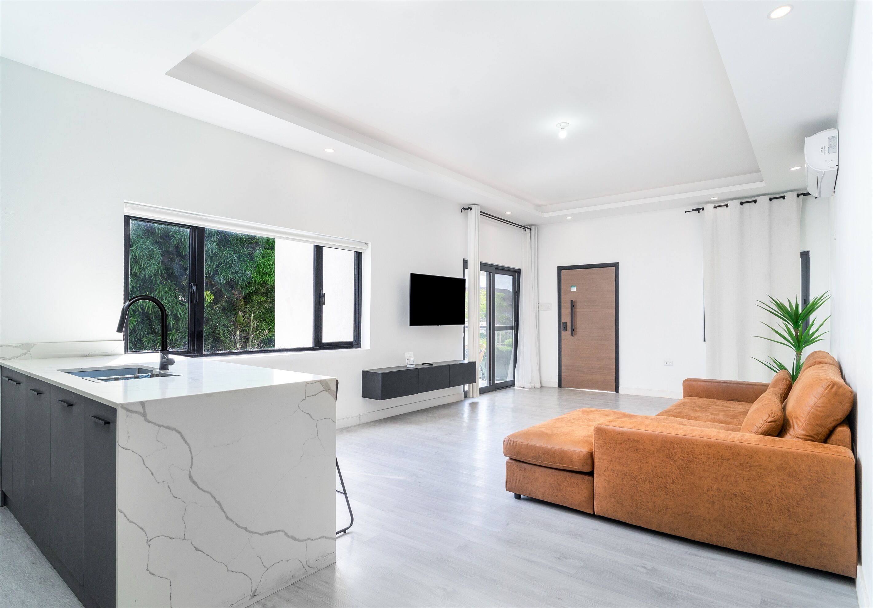 7b/r W/pool Complex @ Terrace Eight - Kingston, Jamaica