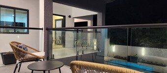 7B/R w/pool Complex @ Terrace Eight