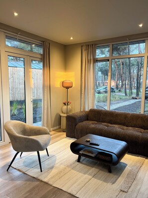 Smart TV, books - De Strandhoed - Boshuys with hot tub (Haarle)