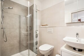 Shower, hair dryer, towels, soap - Comfortable ground floor apartment with terrace, 50m from the Salzhaff in a prime location (Rerik)