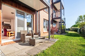 Terrace/patio - Comfortable ground floor apartment with terrace, 50m from the Salzhaff in a prime location (Rerik)