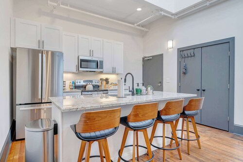 Stay Roanoke | Marigold Loft | Sunlit Luxury