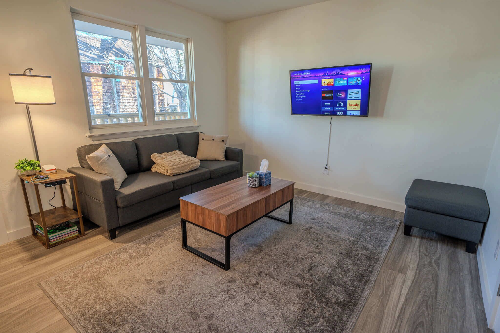 Stay Roanoke | Charming 1br Near Hospital & City - Roanoke, VA