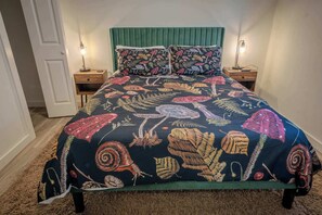 1 bedroom, iron/ironing board, WiFi, bed sheets - Convenient & Private Apt Near Downtown & Hospital (Roanoke)