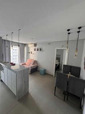 Interior - Fully furnished and cozy apartment in Santos (near the port/beach of Santos). (Santos)