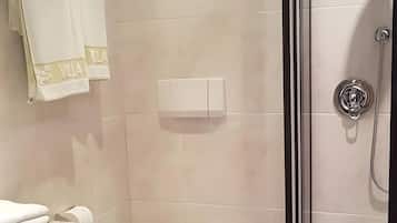 Doccia, asciugacapelli, asciugamani