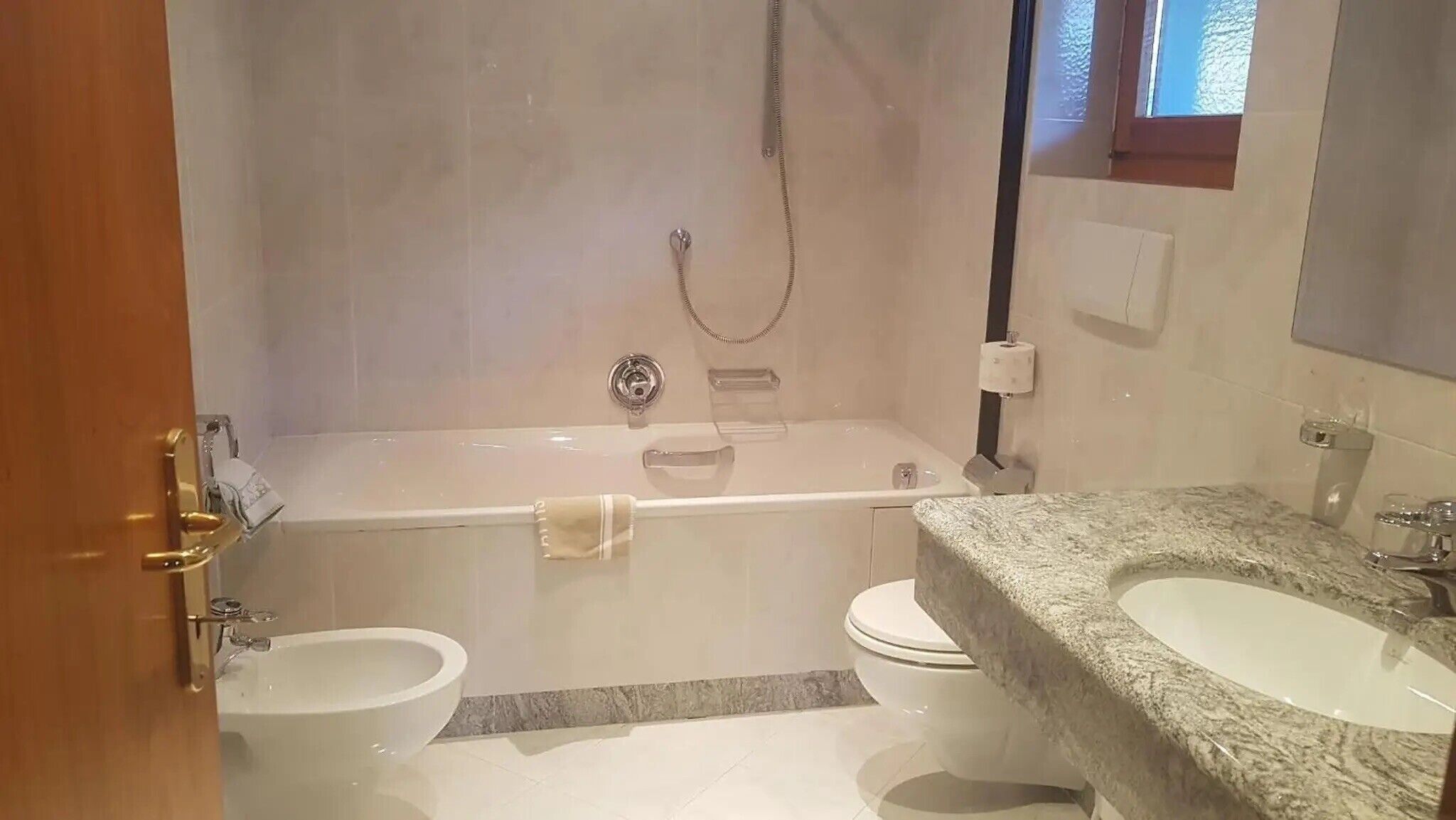 Doccia, asciugacapelli, asciugamani