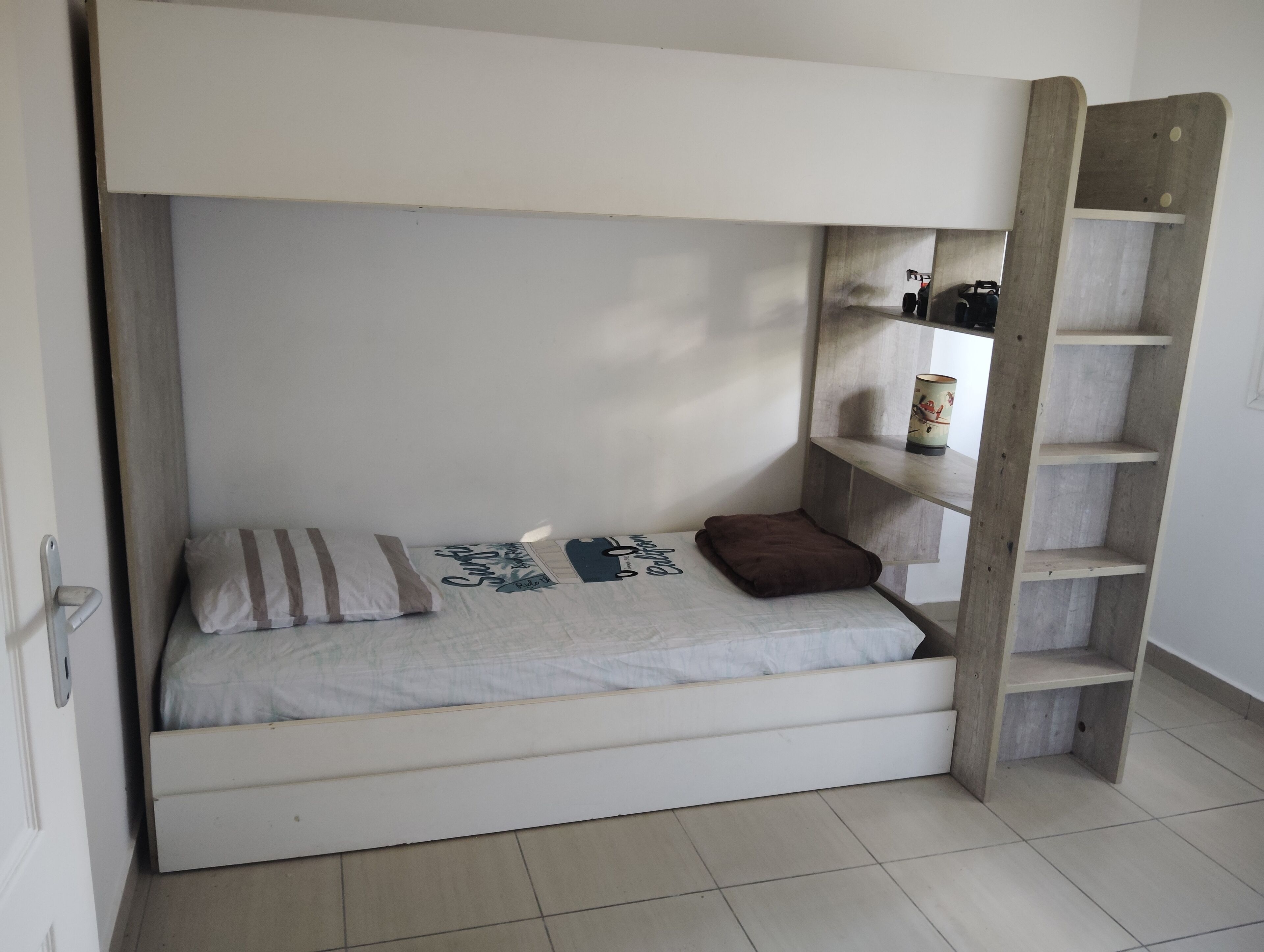 Internet, bed sheets