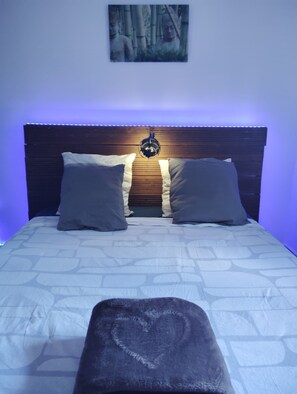 2 間睡房、上網、床單