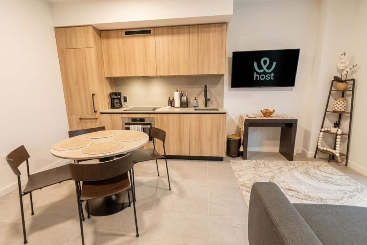 City Apartment, 2 Bedrooms | Private kitchen