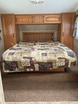 1 室のベッドルーム、ベッドシーツ