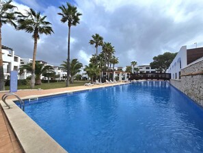 Outdoor pool - Family apartment near Cala d’Or. Private complex with pool/jacuzzi+cafe/bar (Santanyí)