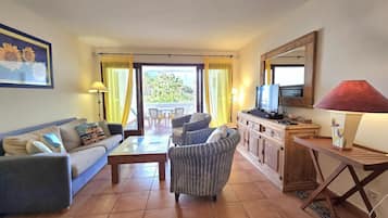 Smart-TV, DVD-Player, Bücher