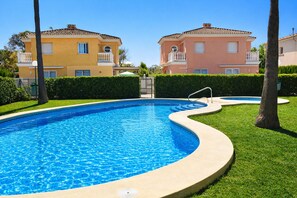 Pool - Anacasa Gaudi Oliva Nova CH1200 (Oliva)