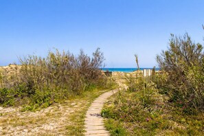 Property grounds - Anacasa Gaudi Oliva Nova CH1200 (Oliva)