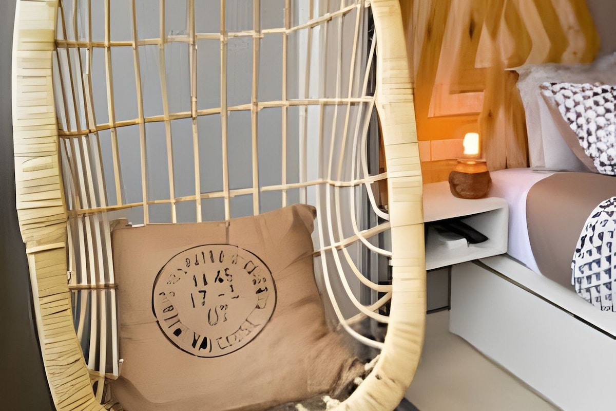 In-room safe, blackout curtains, free WiFi