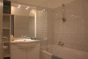 Huoneisto, 2 makuuhuonetta | Kylpyhuone