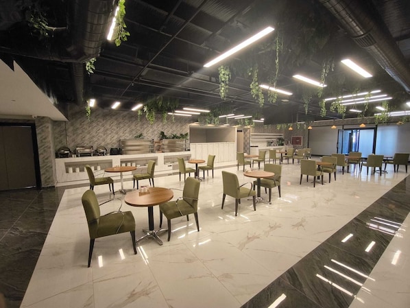 Tägliches inbegriffenes Frühstücksbuffet