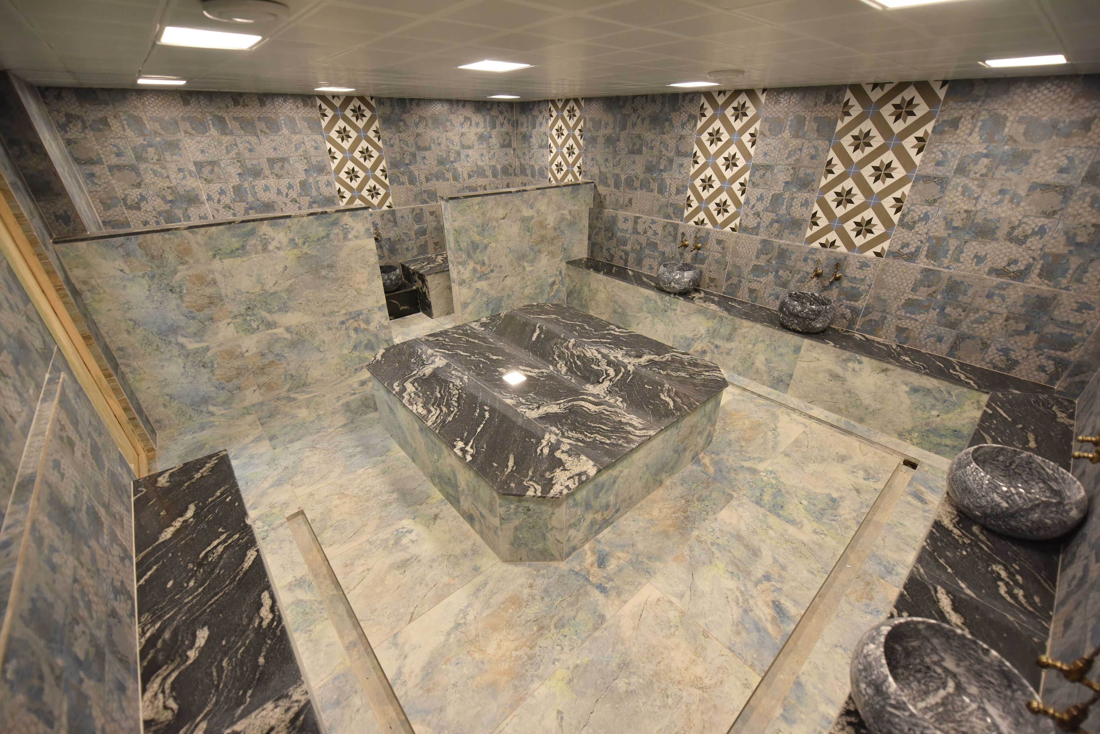 Turkish bath/hammam, body treatments, Thai massages, facials