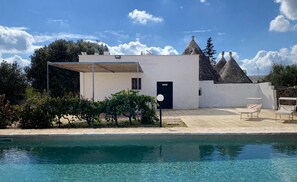 Pool - Trullo at the village (Puglia)