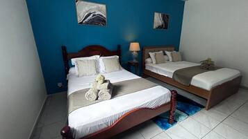 2 soverom, strykejern/-brett og internettilgang