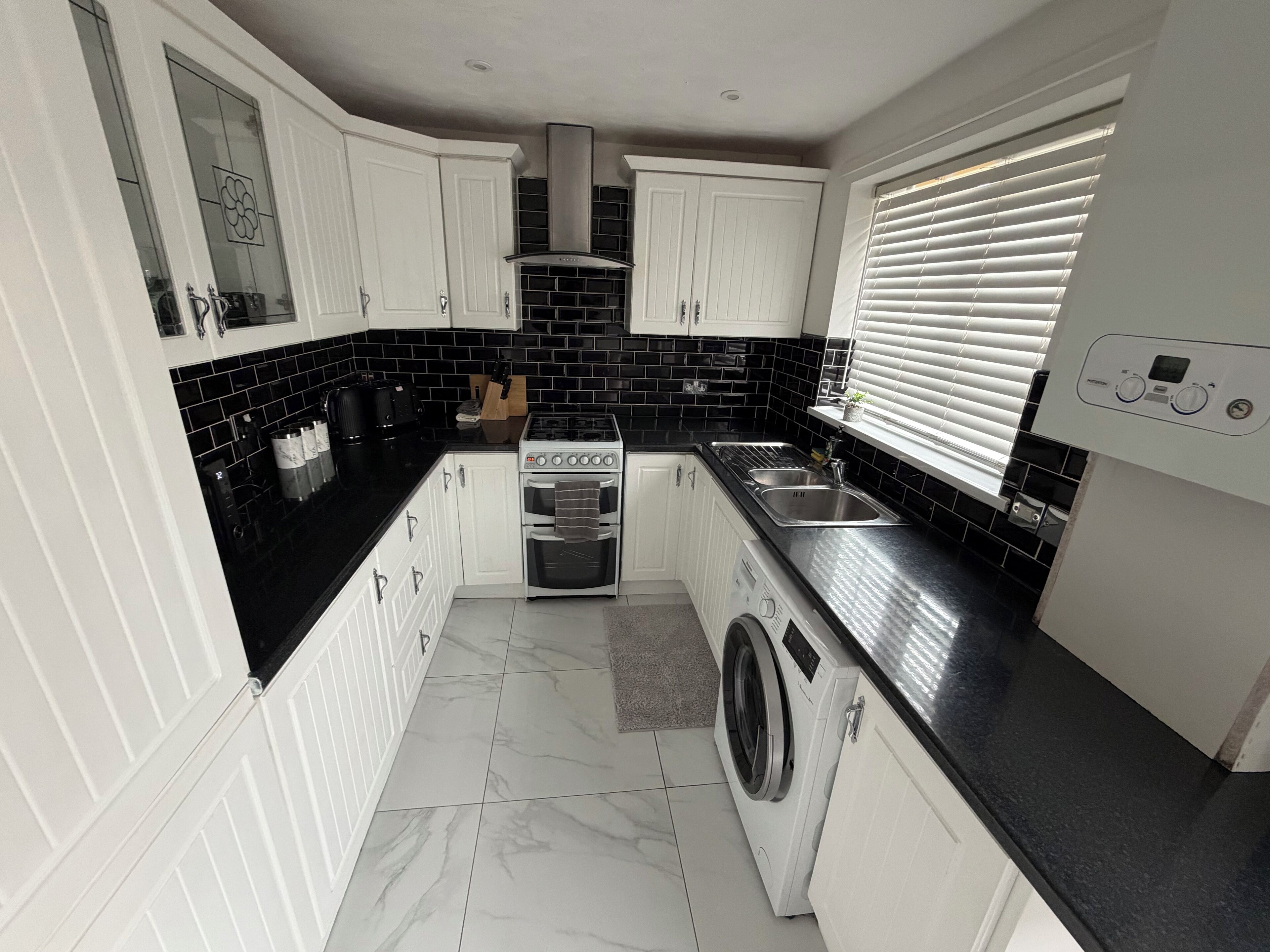 Mikrobølgeovn, ovn og kokeplater