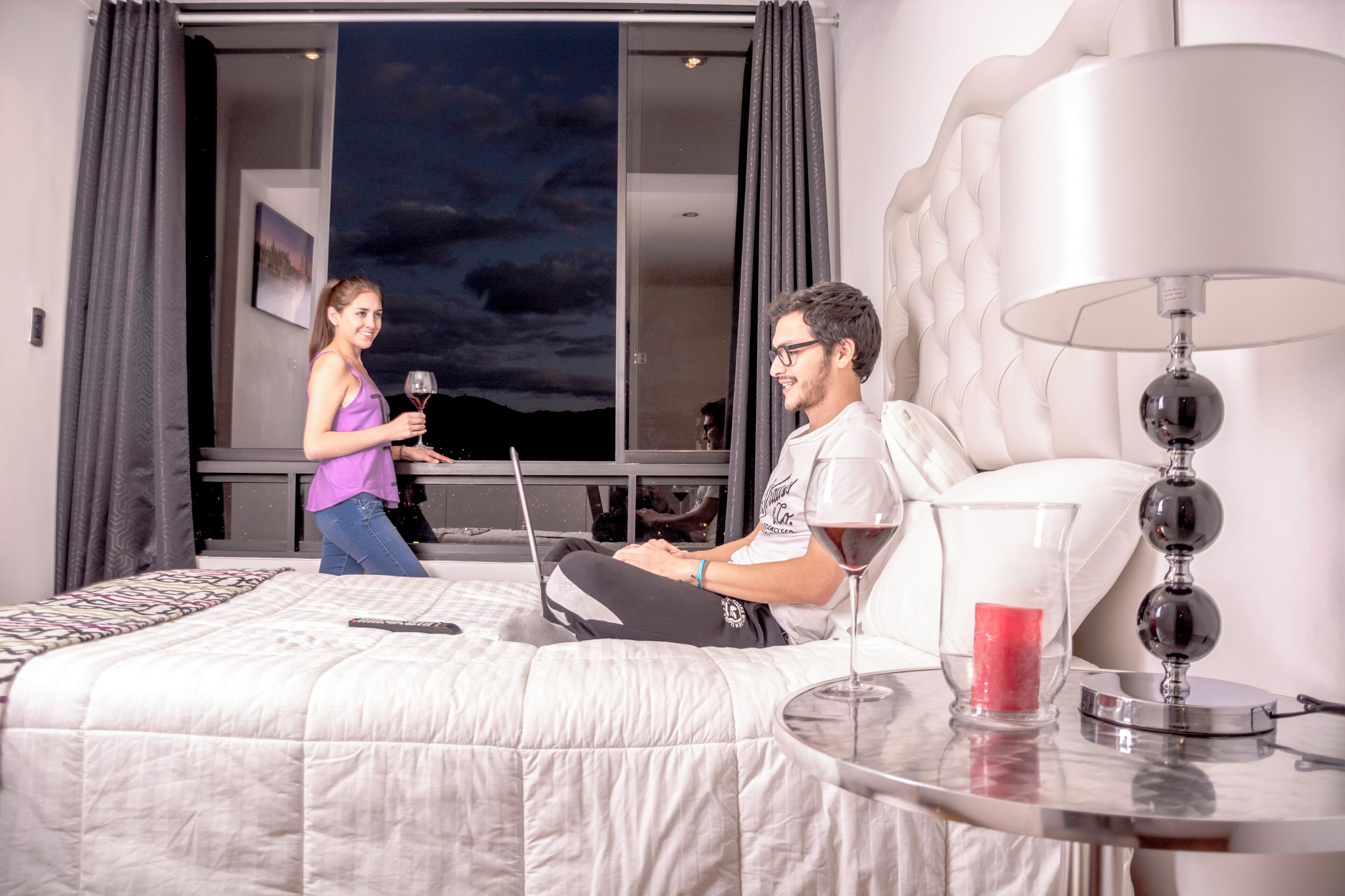 Zimmer, 1 Doppelbett, Stadtblick | Schreibtisch, laptopgeeigneter Arbeitsplatz, kostenloses WLAN