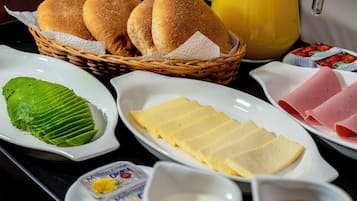 Apartment, 1 Bedroom, City View | Breakfast meal | Free daily continental breakfast