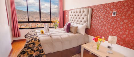 Departamento, 1 habitación, vista a la ciudad | Escritorio, espacio para trabajar con laptop y wifi gratis