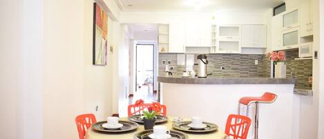 Luxury Apartment, City View | Dining